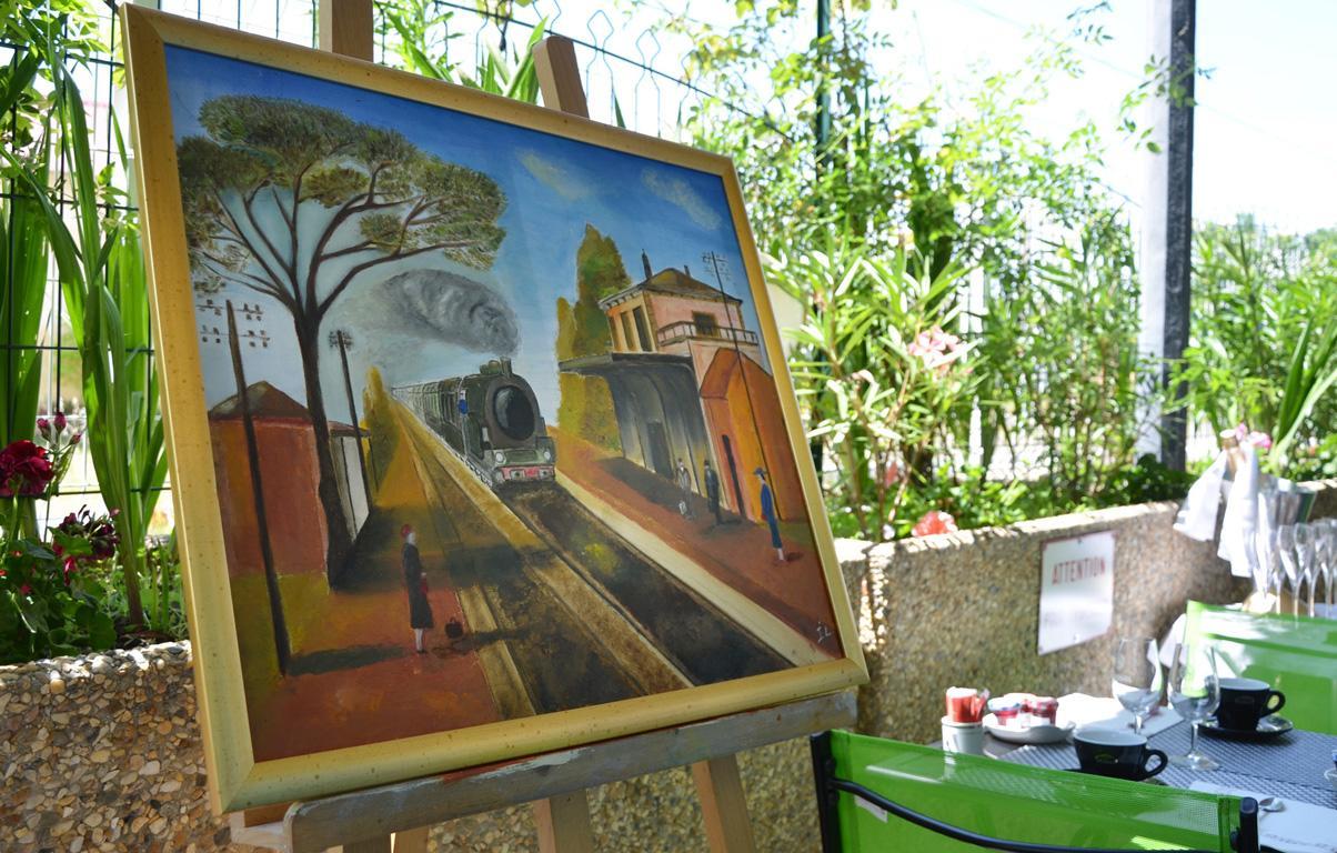 Avenue De La Gare Couette-café